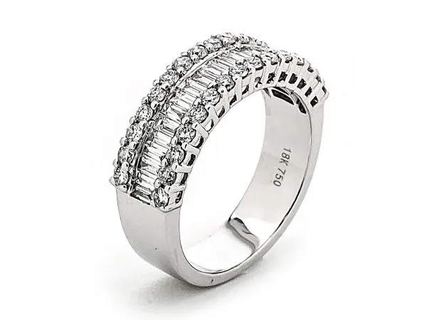 18K Yellow Gold Diamond Band