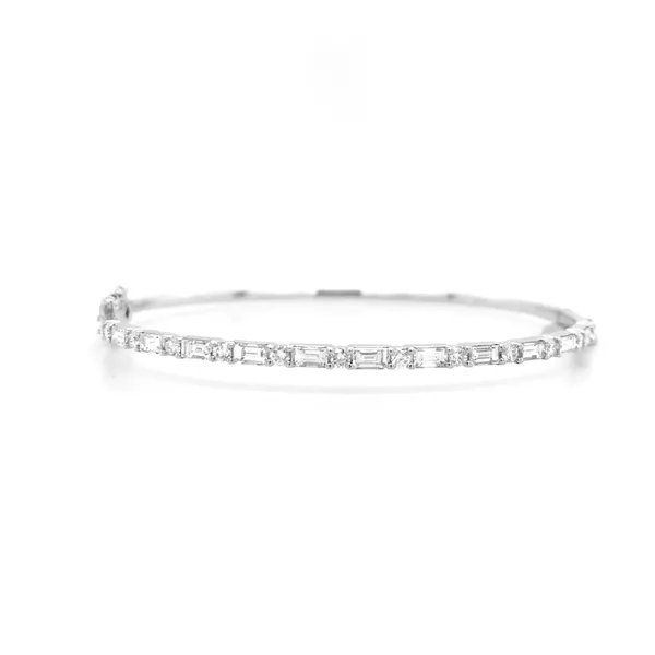 18K White Gold Diamond Bangle