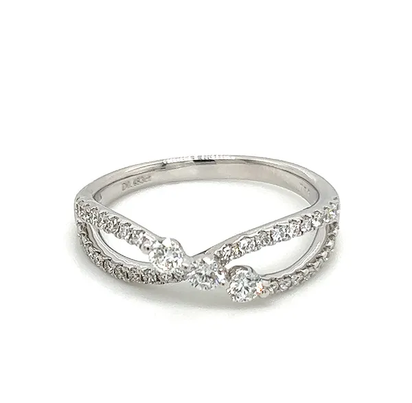 18K White Gold Diamond Band