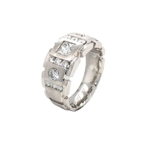 18K White Gold Diamond Men’s Ring