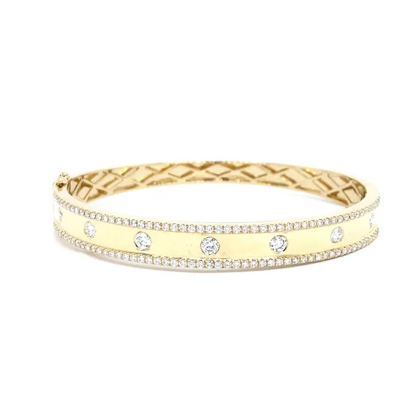 18K Yellow Gold Diamond Bangle