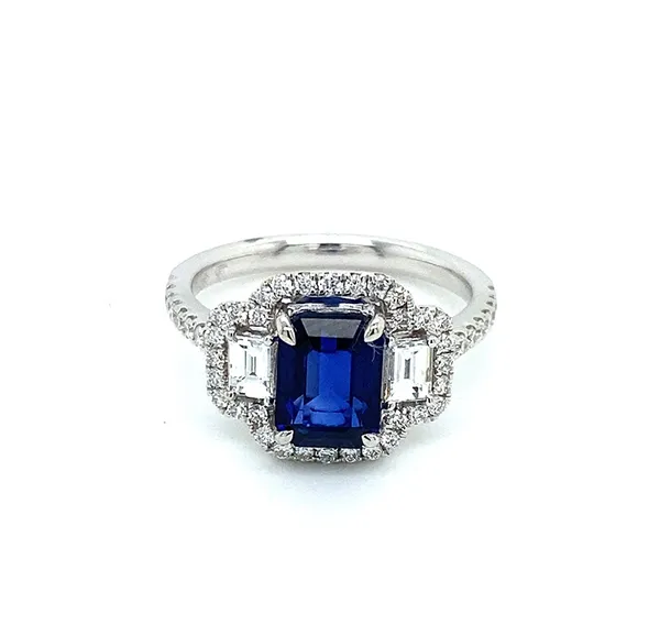 18K White Gold Sapphire Ring
