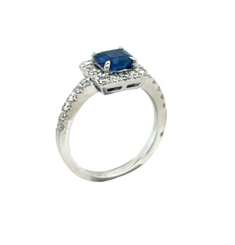 18K White Gold Diamond Ring