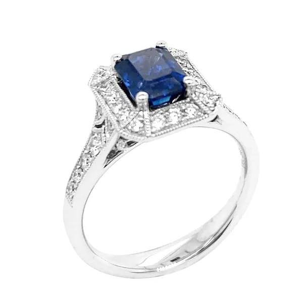 18K White Gold Sapphire Ring