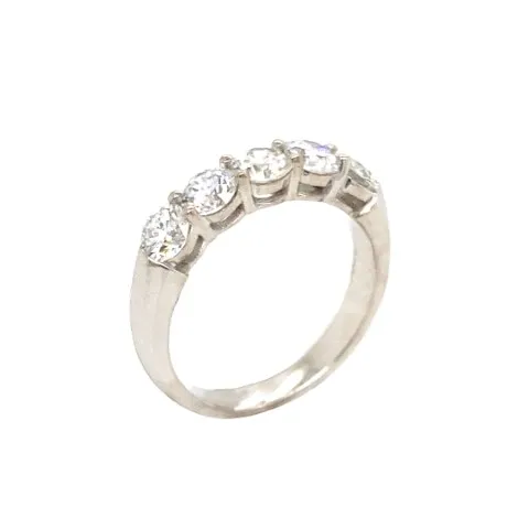 18K White Gold Diamond Band