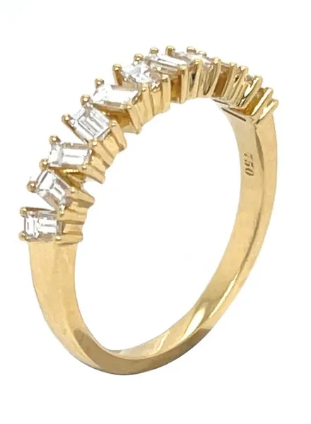 18K Yellow Gold Diamond Band