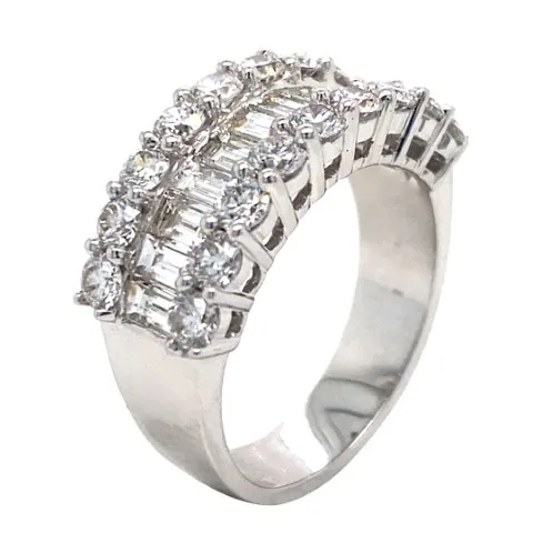 18K White Gold Diamond Band