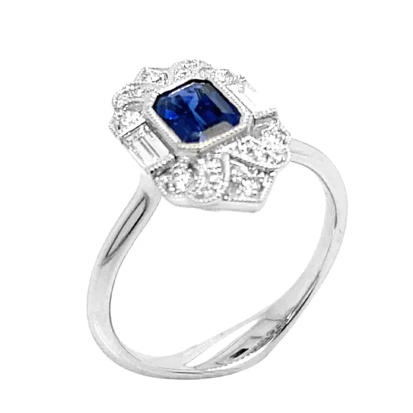 18K White Gold Sapphire Ring
