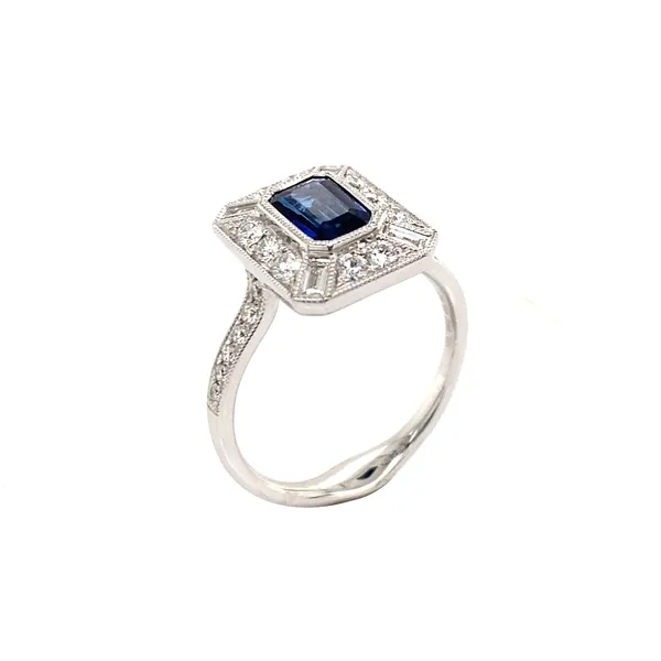 18K White Gold Sapphire Ring