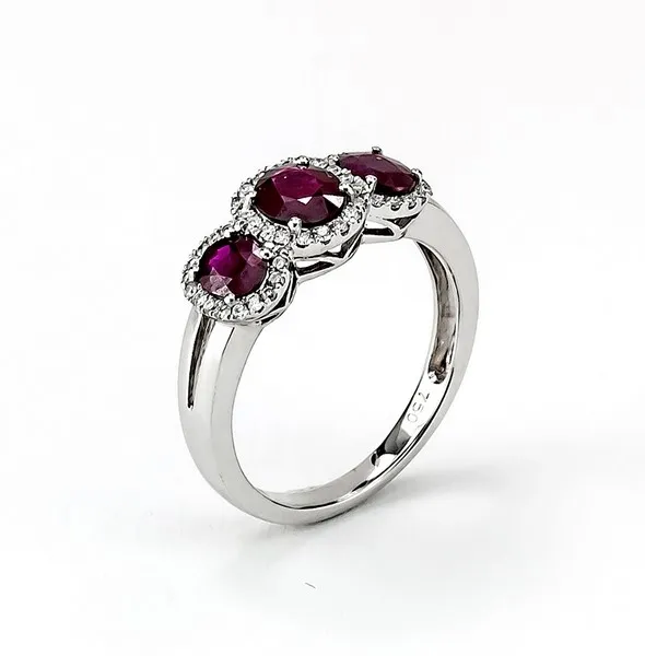 18K White Gold Ruby Ring