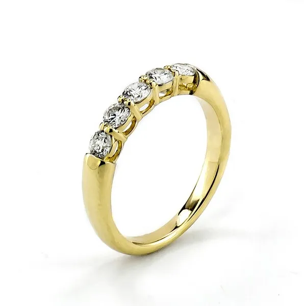 18K Yellow Gold Diamond Band