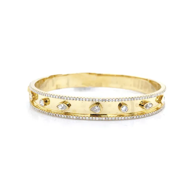 18K Yellow Gold Diamond Bangle
