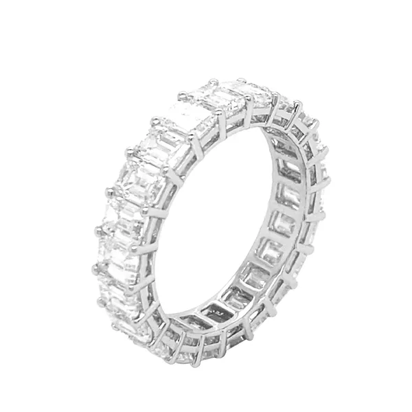 18K White Gold Diamond Band
