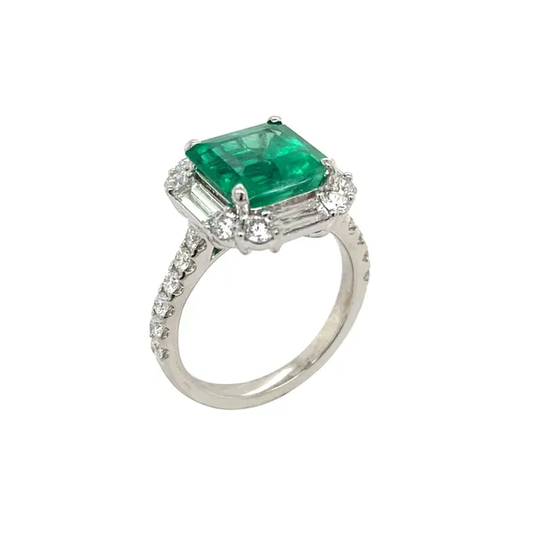 18K White Gold Emerald Ring