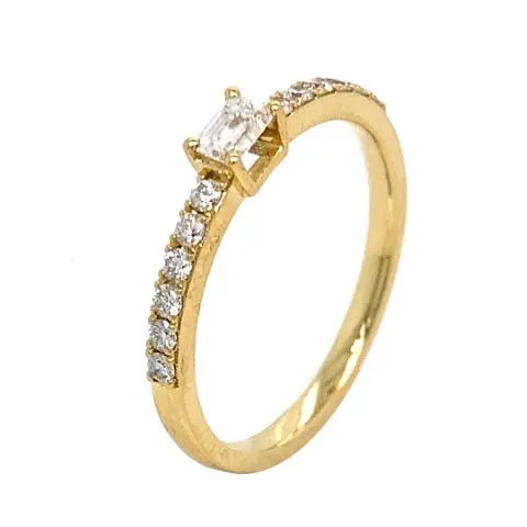 18K Yellow Gold Diamond Band