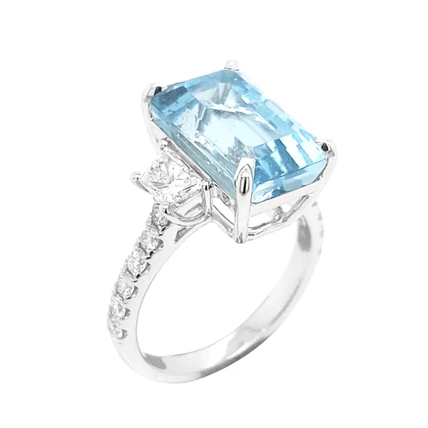 18K White Gold Aquamarine Ring