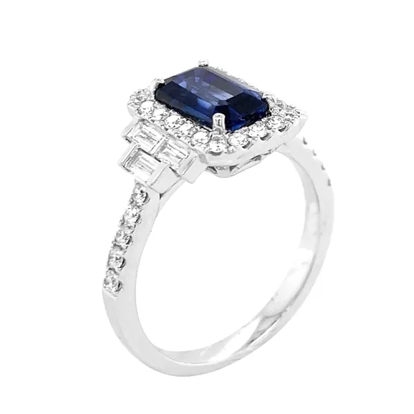 18K White Gold Sapphire Ring