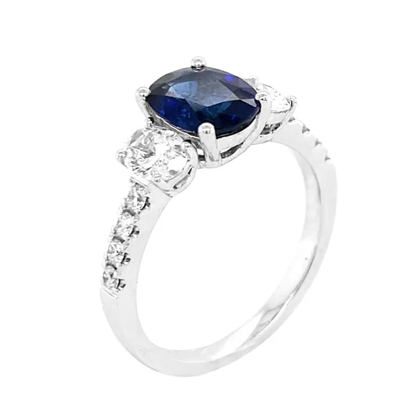18K White Gold Sapphire Ring