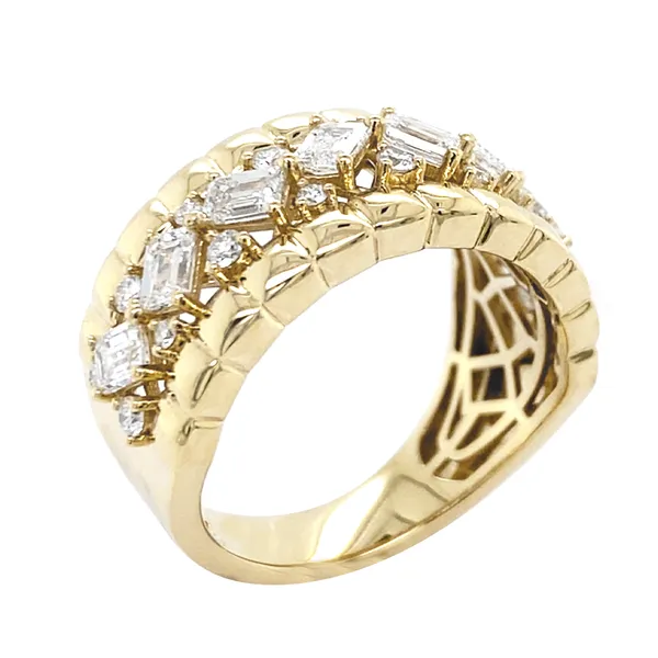 18K Yellow Gold Diamond Band