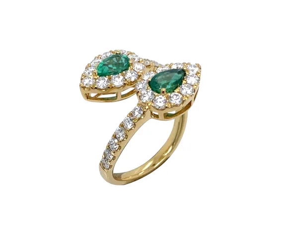 18K Yellow Gold Emerald Ring